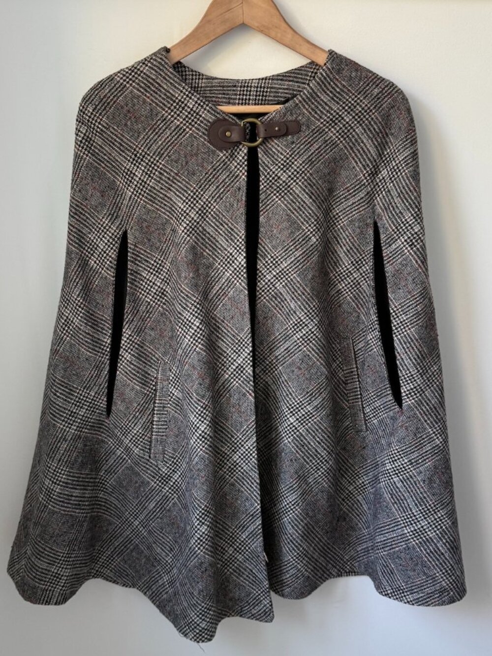 VINTAGE Plaid Tweed Cape Coat Poncho Jacket Faux Leather Ring Buckle - Size OS